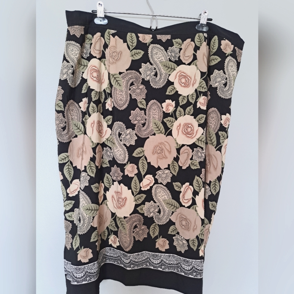 Stunning floral and paisley print skirt